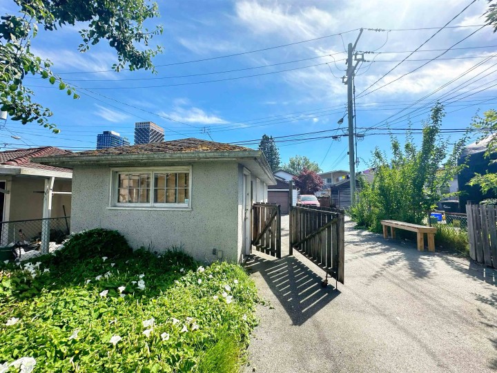 Photo 33 at 3416 Monmouth Avenue, Collingwood VE, Vancouver East