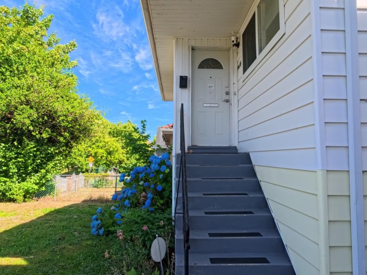 Photo 4 at 3416 Monmouth Avenue, Collingwood VE, Vancouver East