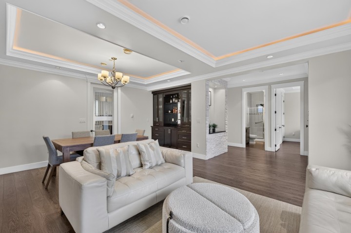 Photo 6 at 1010 E 55th Avenue, South Vancouver, Vancouver East