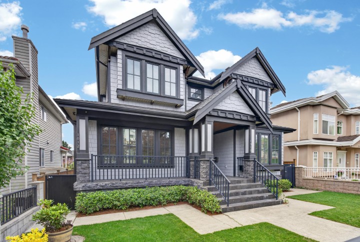 Photo 1 at 1010 E 55th Avenue, South Vancouver, Vancouver East