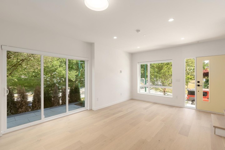 Photo 2 at 4803 Laurel Street, Cambie, Vancouver West
