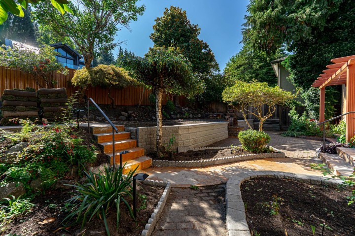 Photo 3 at 4327 Locarno Crescent, Point Grey, Vancouver West
