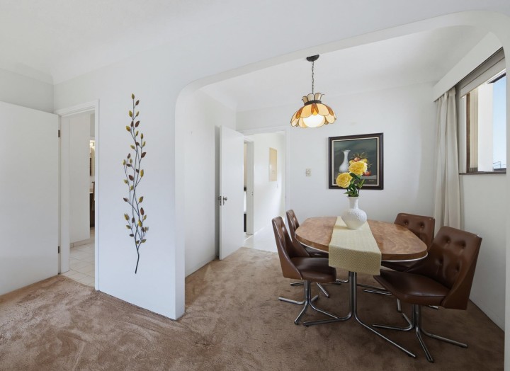 Photo 6 at 2546 Napier Street, Renfrew VE, Vancouver East