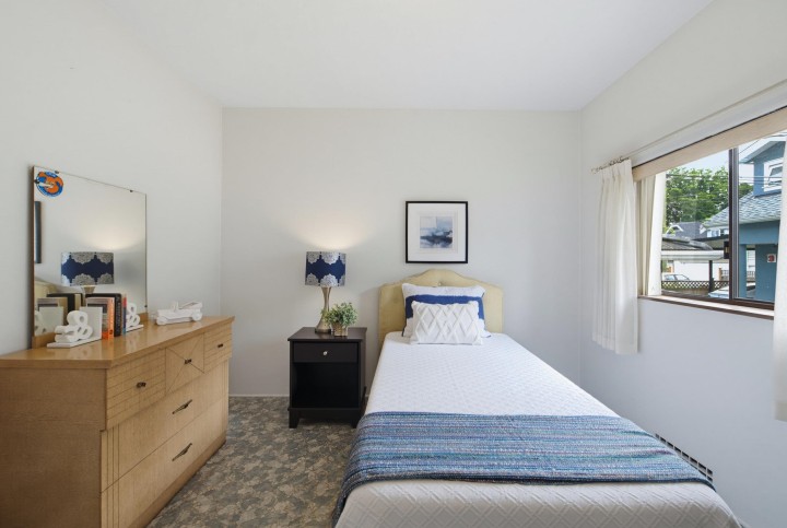 Photo 15 at 2546 Napier Street, Renfrew VE, Vancouver East