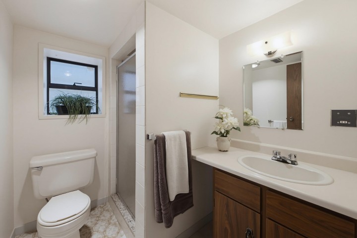 Photo 21 at 2546 Napier Street, Renfrew VE, Vancouver East