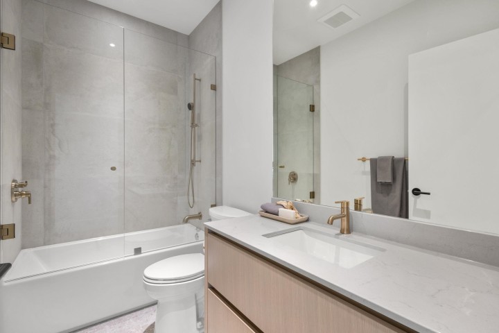 Photo 23 at 2 - 2425 Kitchener Street, Renfrew VE, Vancouver East