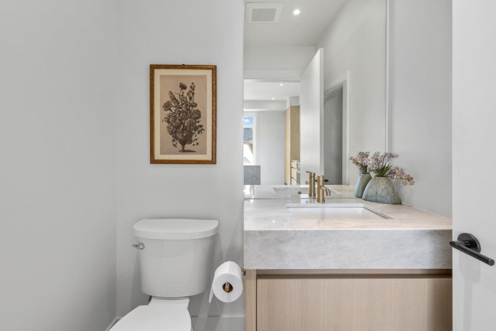 Photo 17 at 2 - 2425 Kitchener Street, Renfrew VE, Vancouver East