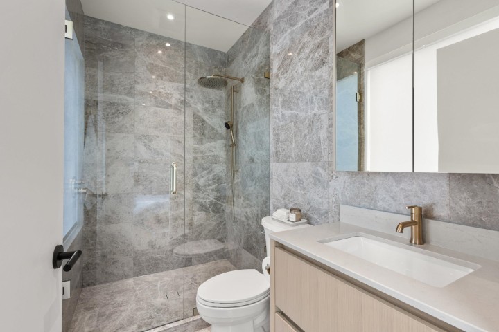 Photo 20 at 2 - 2425 Kitchener Street, Renfrew VE, Vancouver East