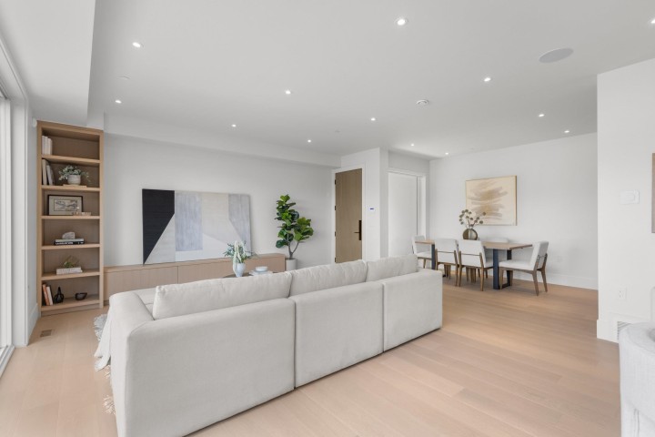 Photo 9 at 2 - 2425 Kitchener Street, Renfrew VE, Vancouver East