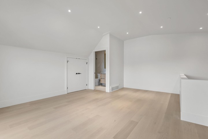 Photo 24 at 2 - 2425 Kitchener Street, Renfrew VE, Vancouver East