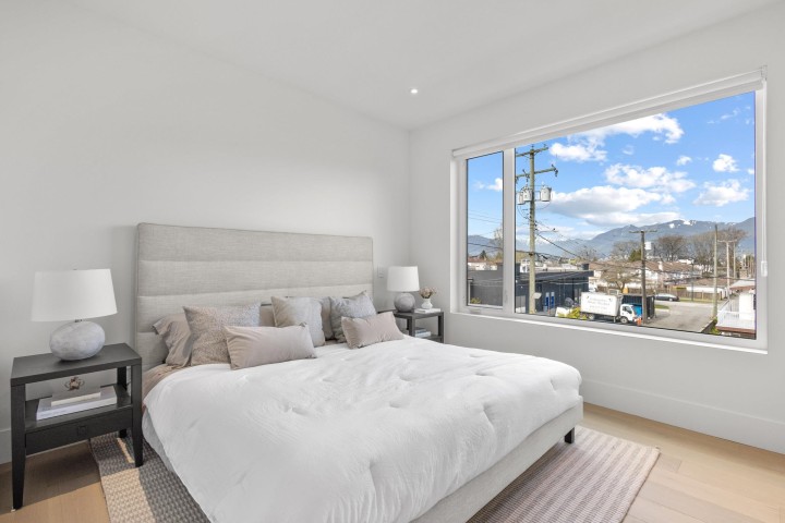 Photo 18 at 2 - 2425 Kitchener Street, Renfrew VE, Vancouver East
