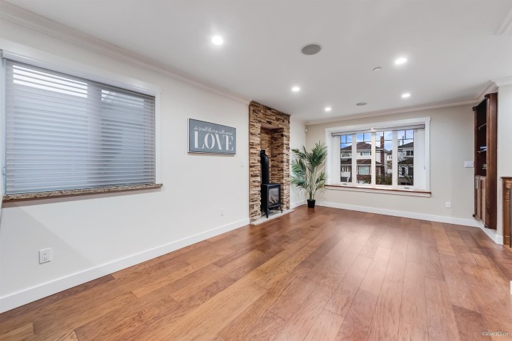 Photo 3 at 6167 Commercial Street, Killarney VE, Vancouver East