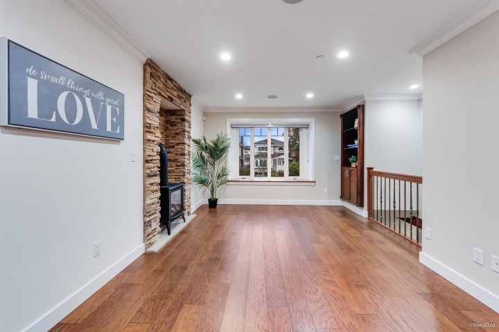 Photo 4 at 6167 Commercial Street, Killarney VE, Vancouver East