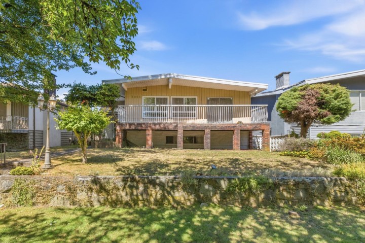 Photo 1 at 3055 Rosemont Drive, Fraserview VE, Vancouver East