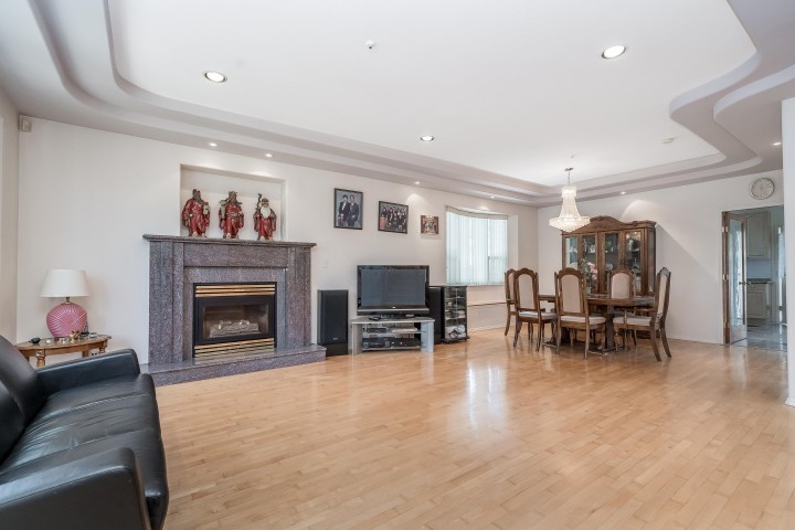 Photo 4 at 2304 Garden Drive, Grandview Woodland, Vancouver East