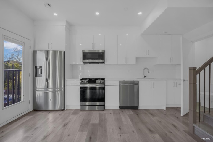 Photo 6 at 5140 Slocan Street, Collingwood VE, Vancouver East