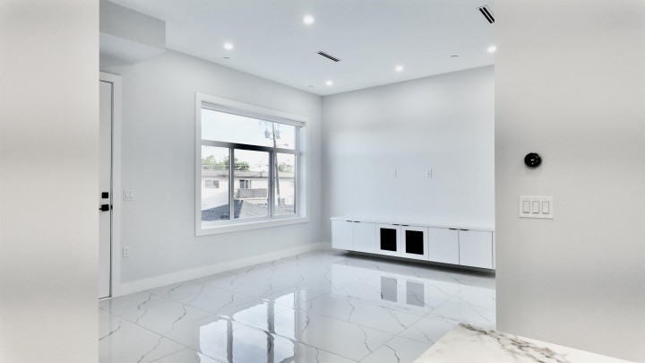 Photo 5 at 1328 E 64th Avenue, South Vancouver, Vancouver East