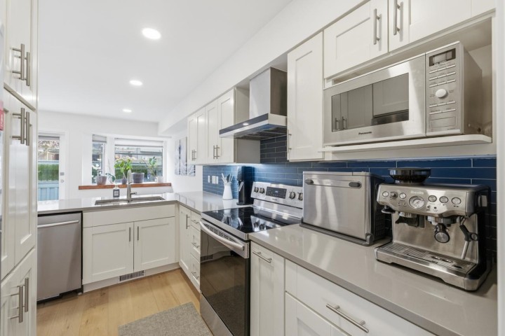 Photo 1 at 10 - 2118 Eastern Avenue, Central Lonsdale, North Vancouver