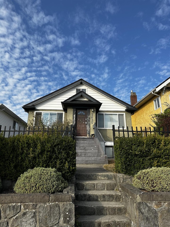 Photo 1 at 3635 Franklin Street, Hastings Sunrise, Vancouver East