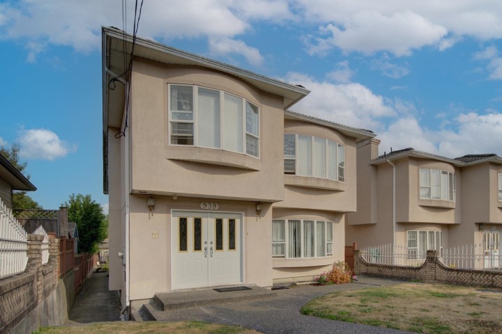 Photo 1 at 939 E 26th Avenue, Fraser VE, Vancouver East