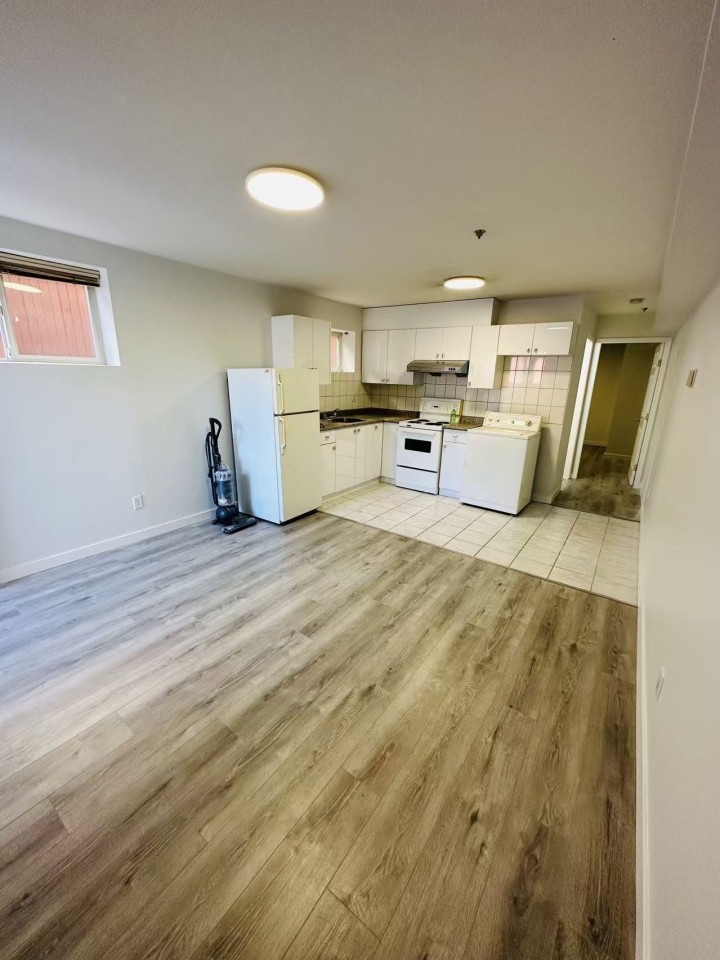 Photo 5 at 939 E 26th Avenue, Fraser VE, Vancouver East