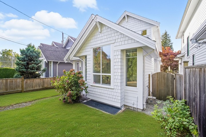 Photo 2 at 2411 George Street, Pemberton Heights, North Vancouver