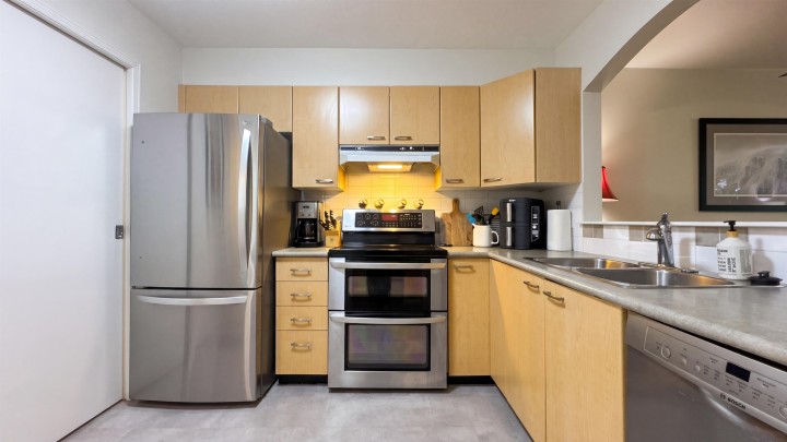 Photo 10 at 106 - 8495 Jellicoe Street, South Marine, Vancouver East