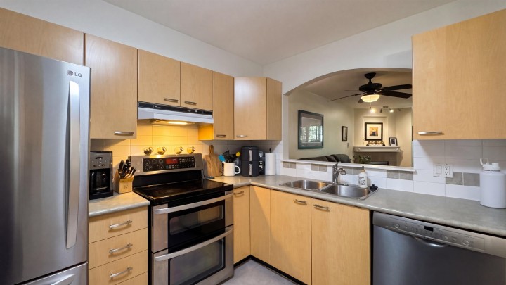 Photo 11 at 106 - 8495 Jellicoe Street, South Marine, Vancouver East