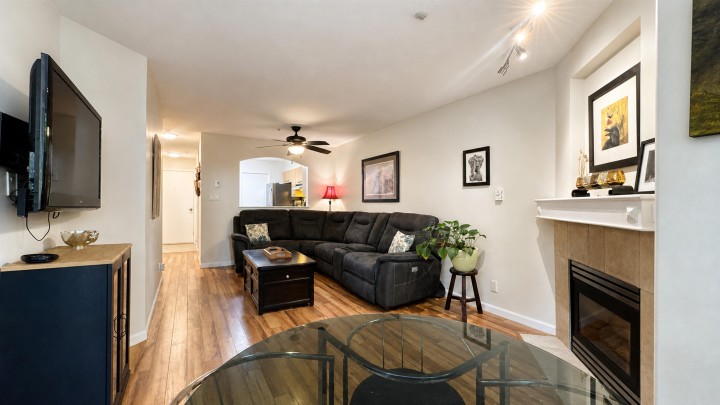 Photo 4 at 106 - 8495 Jellicoe Street, South Marine, Vancouver East