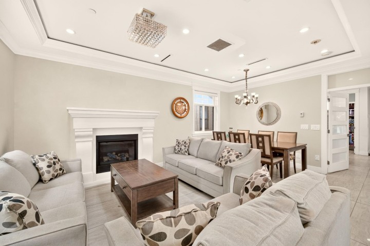 Photo 2 at 5886 Sherbrooke Street, Knight, Vancouver East