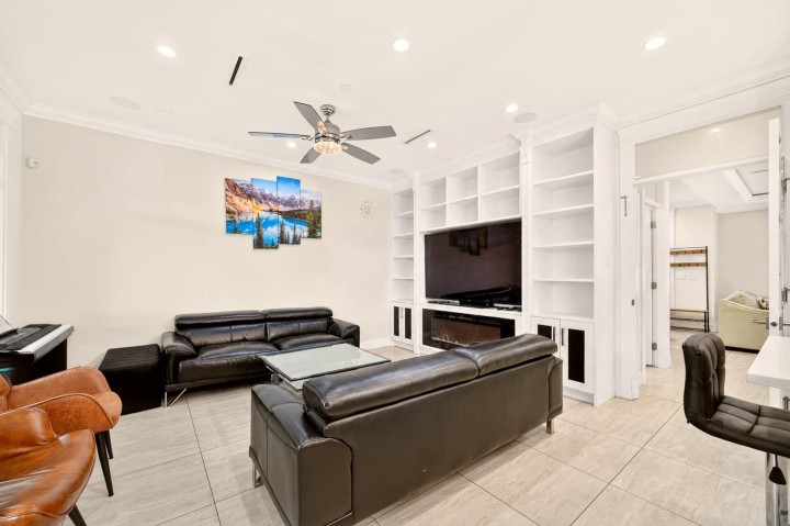 Photo 6 at 5886 Sherbrooke Street, Knight, Vancouver East