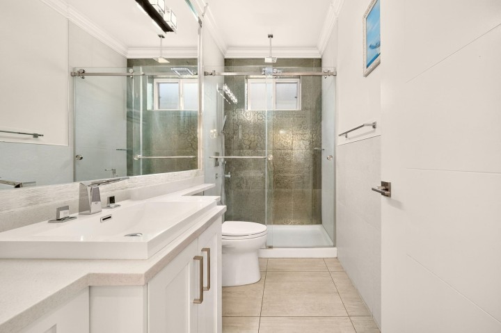 Photo 13 at 5886 Sherbrooke Street, Knight, Vancouver East