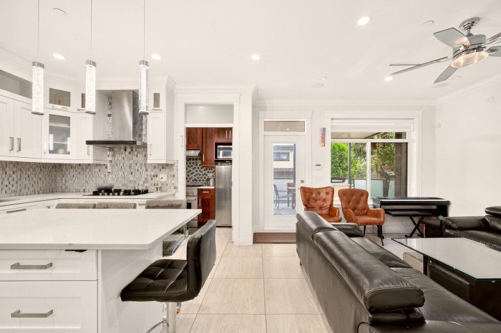 Photo 9 at 5886 Sherbrooke Street, Knight, Vancouver East