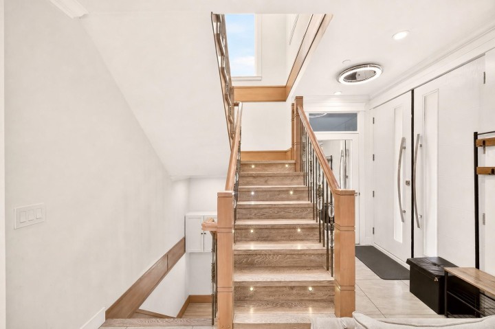 Photo 14 at 5886 Sherbrooke Street, Knight, Vancouver East