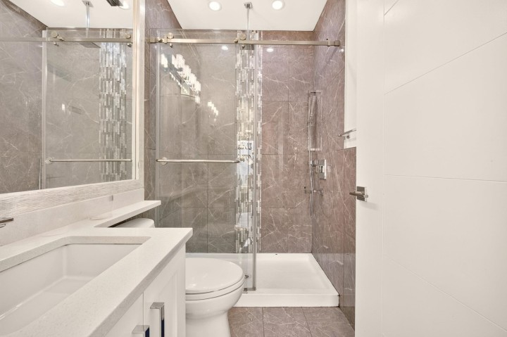 Photo 18 at 5886 Sherbrooke Street, Knight, Vancouver East