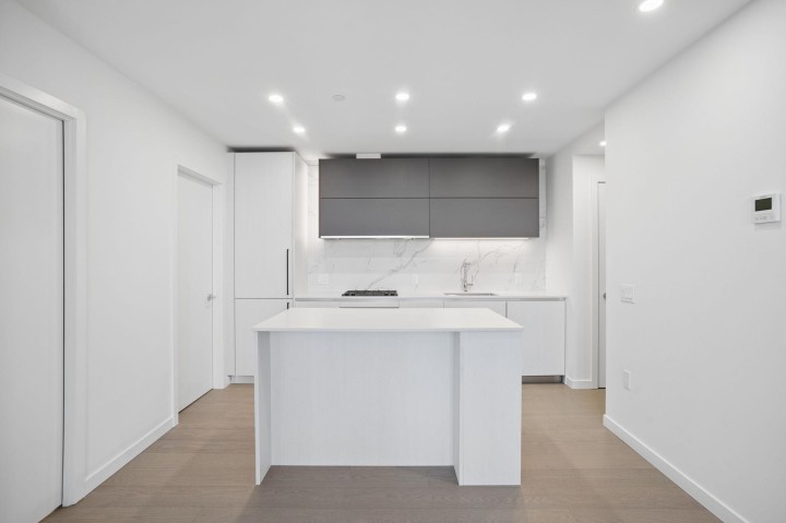 Photo 12 at 608 - 8415 Granville Street, S.W. Marine, Vancouver West