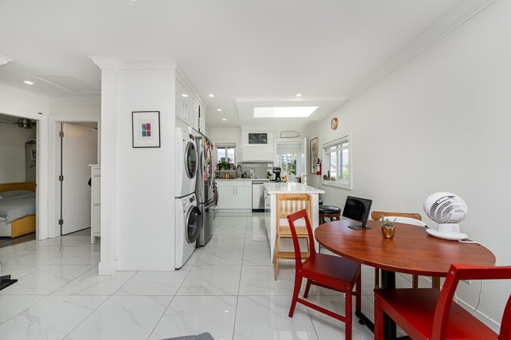 Photo 7 at 2843 E 5th Avenue, Renfrew VE, Vancouver East