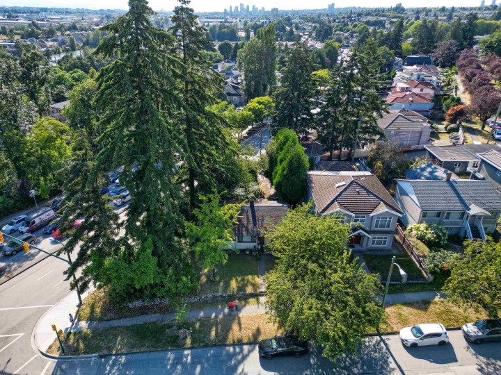 Photo 8 at 8287 Victoria Drive, Fraserview VE, Vancouver East