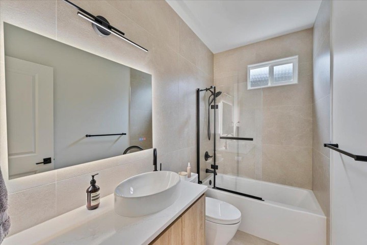Photo 22 at 817 W 60th Avenue, Marpole, Vancouver West