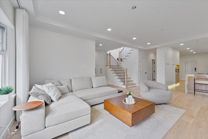 Photo 1 at 817 W 60th Avenue, Marpole, Vancouver West