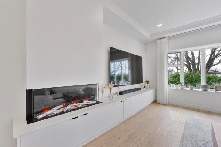 Photo 9 at 817 W 60th Avenue, Marpole, Vancouver West
