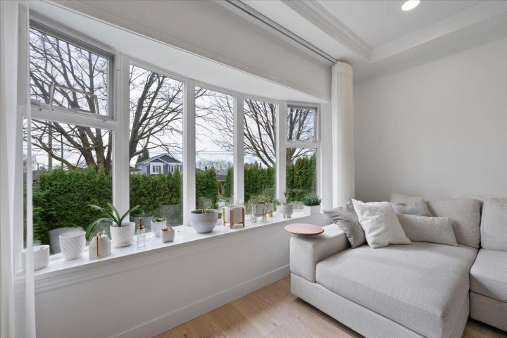 Photo 10 at 817 W 60th Avenue, Marpole, Vancouver West