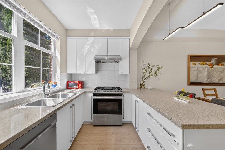 Photo 12 at 23 - 5812 Tisdall Street, Oakridge VW, Vancouver West