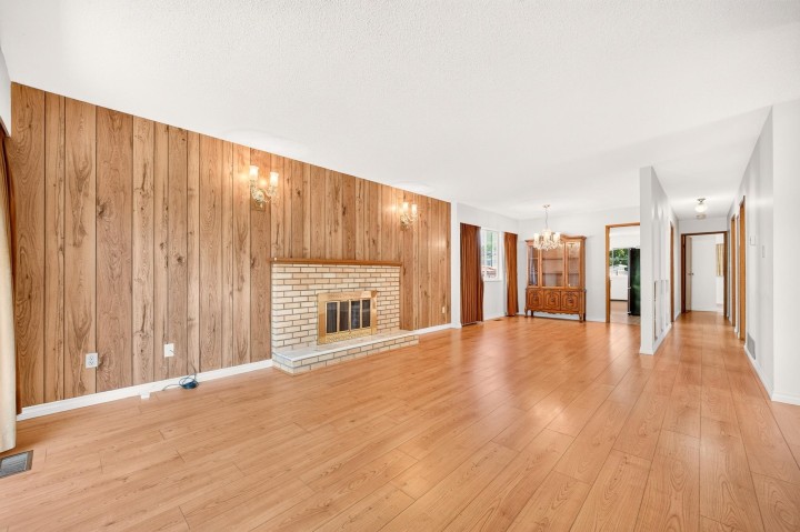 Photo 5 at 2463 Galt Street, Collingwood VE, Vancouver East
