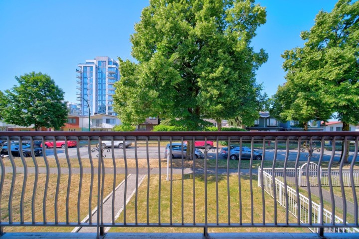 Photo 34 at 2463 Galt Street, Collingwood VE, Vancouver East