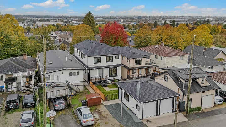 Photo 32 at 583 E 60th Avenue, South Vancouver, Vancouver East