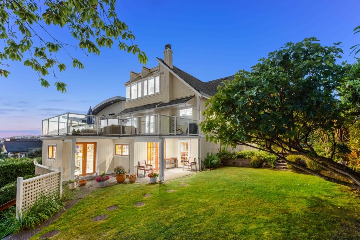 Photo 3 at 1104 Esquimalt Avenue, Ambleside, West Vancouver