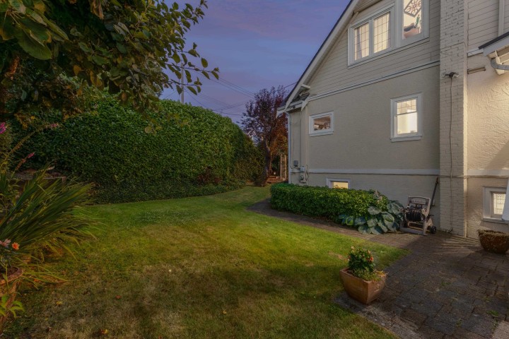 Photo 32 at 1104 Esquimalt Avenue, Ambleside, West Vancouver