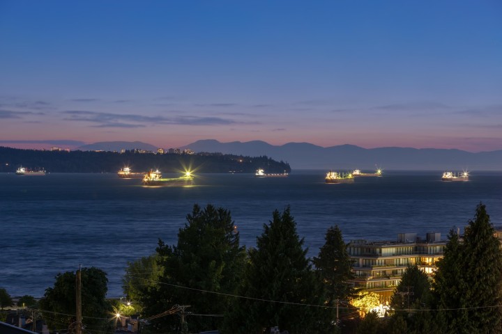 Photo 37 at 1104 Esquimalt Avenue, Ambleside, West Vancouver