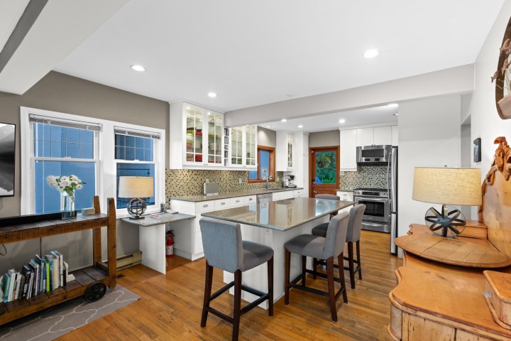 Photo 8 at 1104 Esquimalt Avenue, Ambleside, West Vancouver
